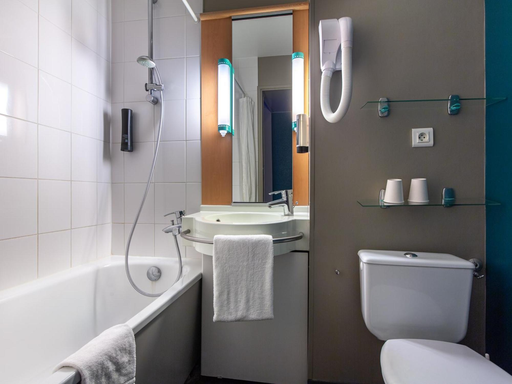 B&B Hotel Orleans Nord Saran Eksteriør bilde